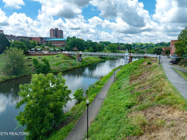 411 Regal Tower 411, Maryville, TN 37804