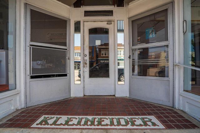 1233 Milwaukee AVENUE, South Milwaukee, WI 53172