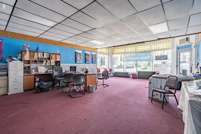 1233 Milwaukee AVENUE, South Milwaukee, WI 53172