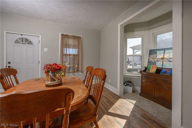 204 S Main Street, Tuscarawas, OH 44682