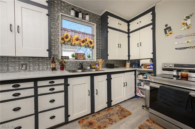 204 S Main Street, Tuscarawas, OH 44682