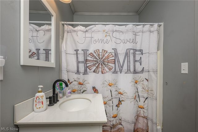 204 S Main Street, Tuscarawas, OH 44682