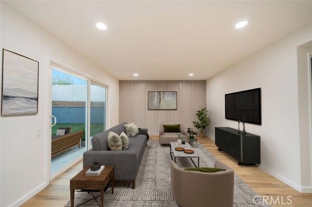 1118 Fallbrook, Corona, CA 92880