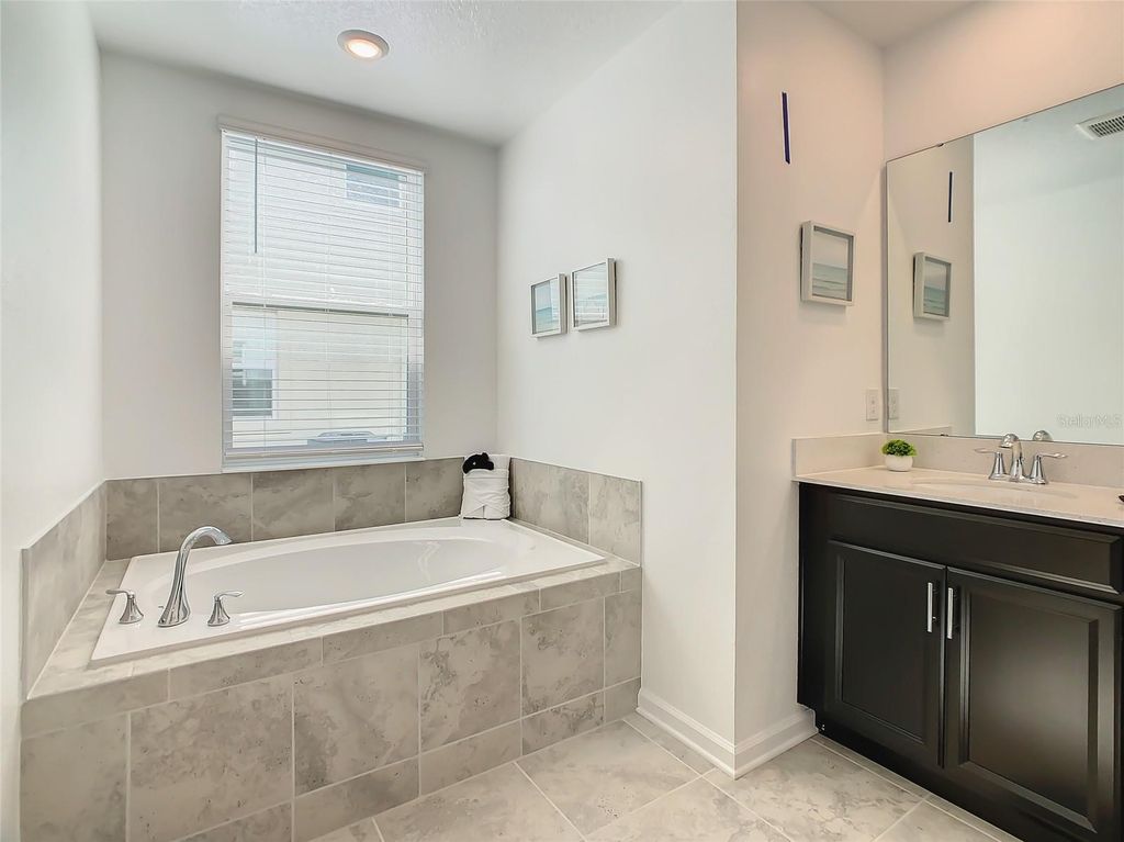 Image 9 of property listing at 1107 CHALLENGE DR 1502, Champions Gate, FL 33896