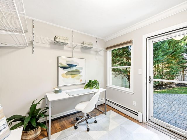 19 Radcliff Avenue, Port Washington, NY 11050