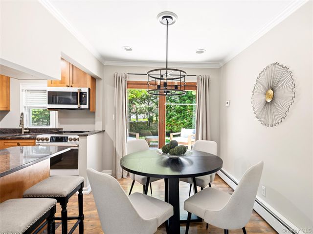 19 Radcliff Avenue, Port Washington, NY 11050