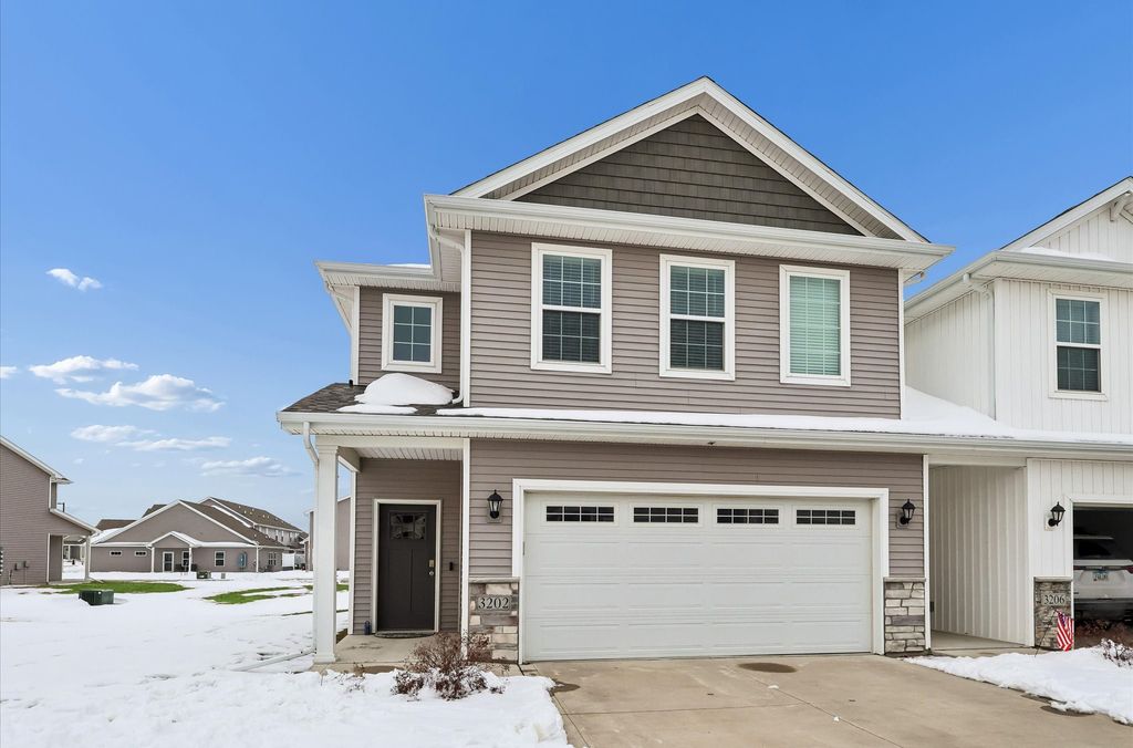 3202 NW Linwood Lane, Ankeny, IA 50023