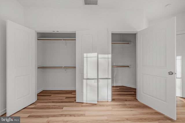 523 OAK HILL RD, Berkeley Springs, WV 25411