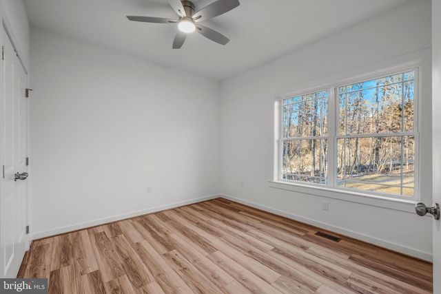 523 OAK HILL RD, Berkeley Springs, WV 25411