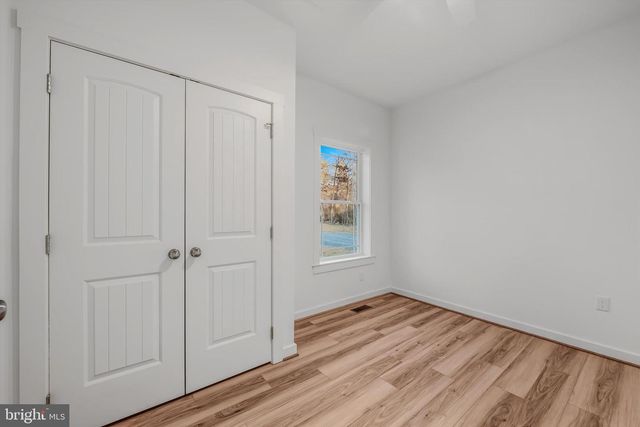 523 OAK HILL RD, Berkeley Springs, WV 25411