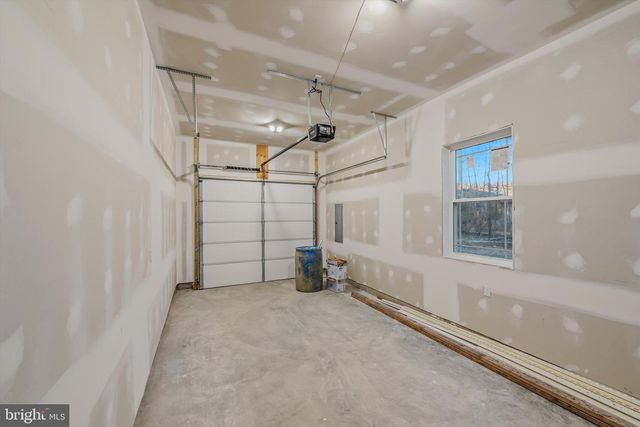 523 OAK HILL RD, Berkeley Springs, WV 25411