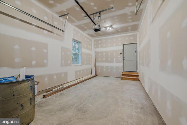 523 OAK HILL RD, Berkeley Springs, WV 25411