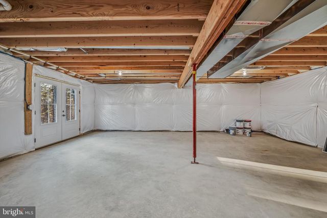 523 OAK HILL RD, Berkeley Springs, WV 25411