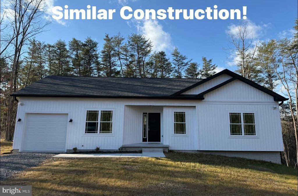 523 OAK HILL RD, Berkeley Springs, WV 25411