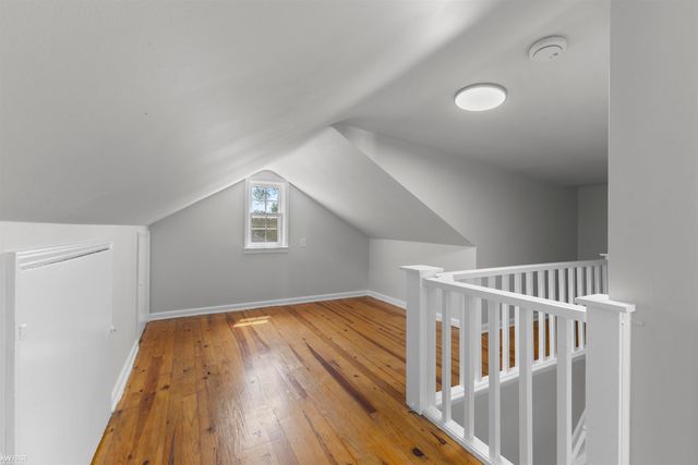 210 Preston Avenue, Waterford, MI 48328