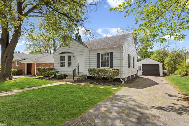 210 Preston Avenue, Waterford, MI 48328