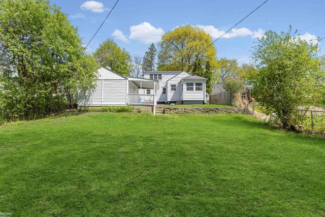210 Preston Avenue, Waterford, MI 48328