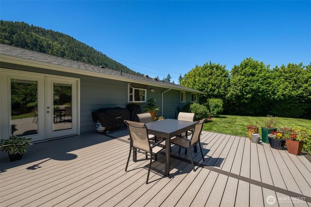 12328 Issaquah Hobart Road, Issaquah, WA 98027