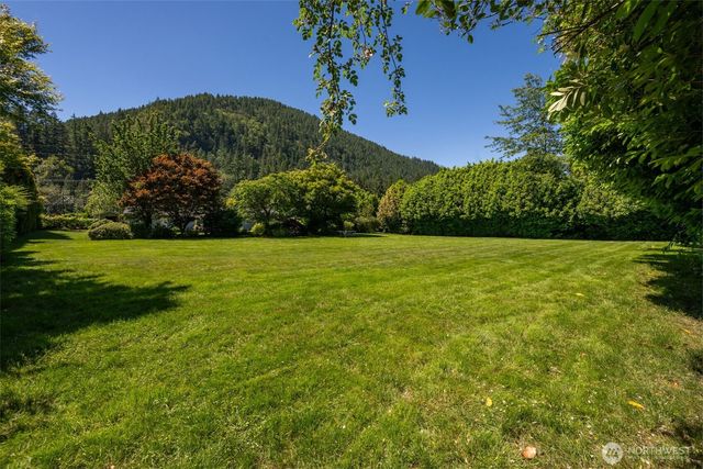 12328 Issaquah Hobart Road, Issaquah, WA 98027