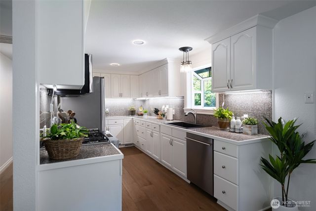 12328 Issaquah Hobart Road, Issaquah, WA 98027