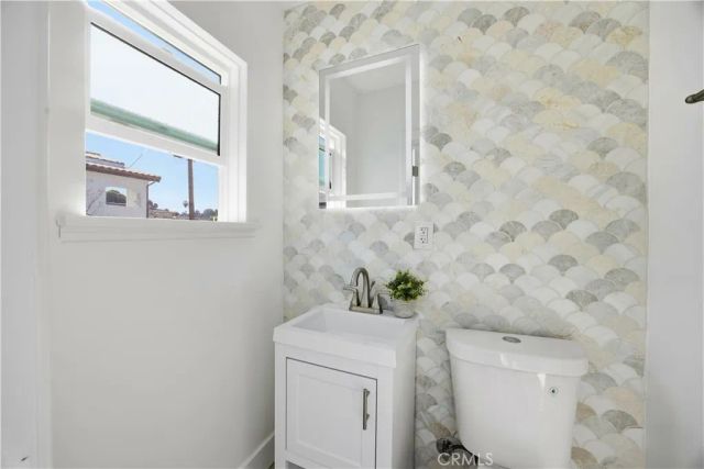 1318 E Garfield, Glendale, CA 91205