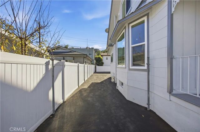 1318 E Garfield, Glendale, CA 91205