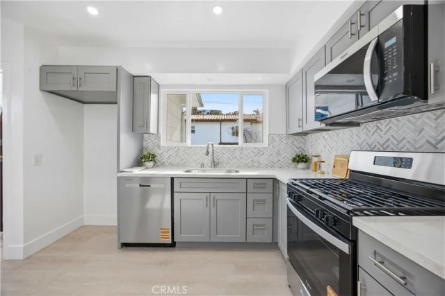 1318 E Garfield, Glendale, CA 91205