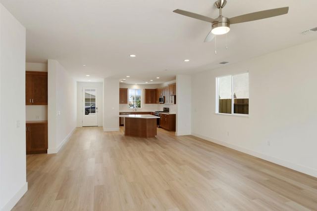 3265 Rugnao Way, Manteca, CA 95337