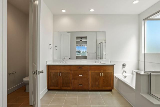 3265 Rugnao Way, Manteca, CA 95337