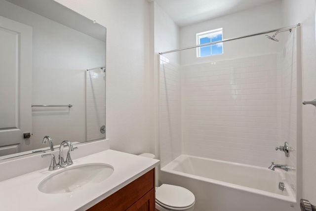 3265 Rugnao Way, Manteca, CA 95337