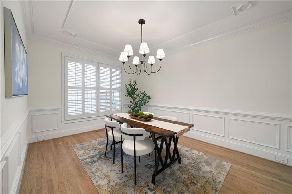 Image 15 of property listing at 2599 Brookline Circle, Brookhaven, GA 30319