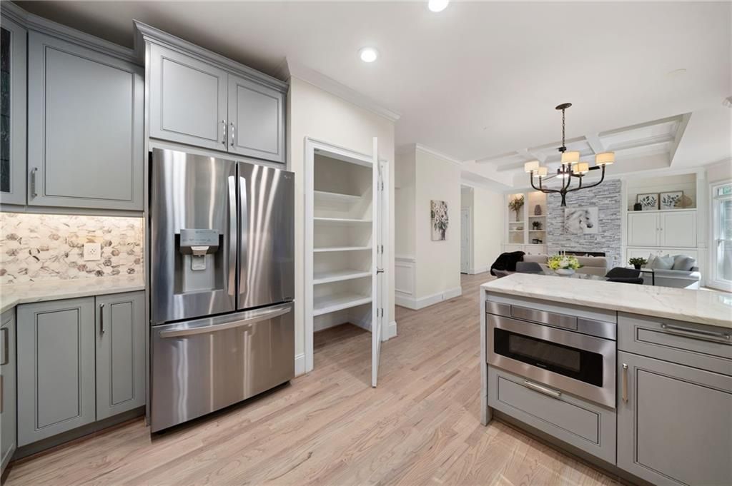 Image 16 of property listing at 2599 Brookline Circle, Brookhaven, GA 30319