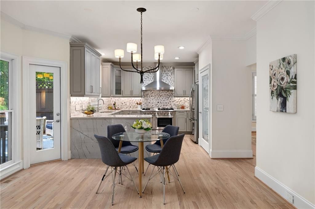 Image 18 of property listing at 2599 Brookline Circle, Brookhaven, GA 30319