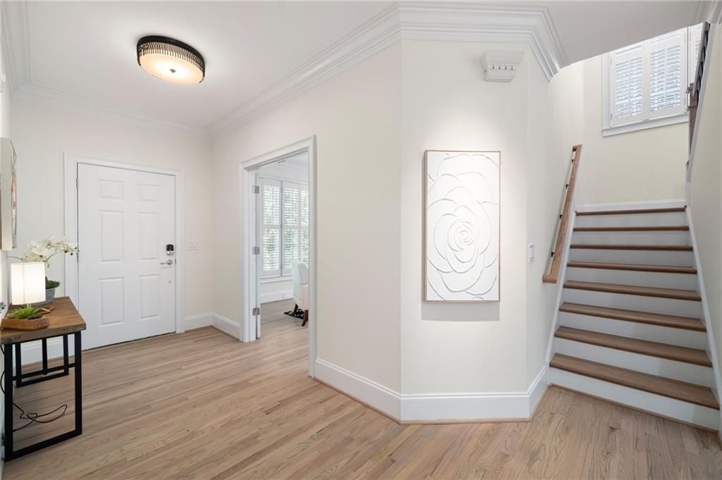Image 25 of property listing at 2599 Brookline Circle, Brookhaven, GA 30319