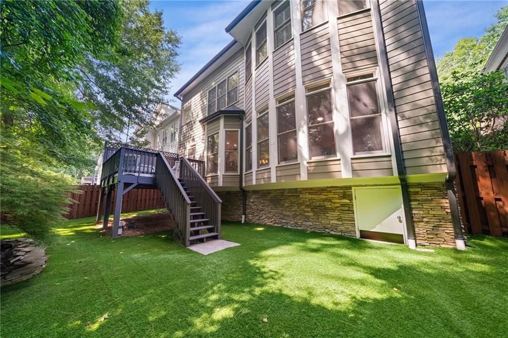 Image 32 of property listing at 2599 Brookline Circle, Brookhaven, GA 30319