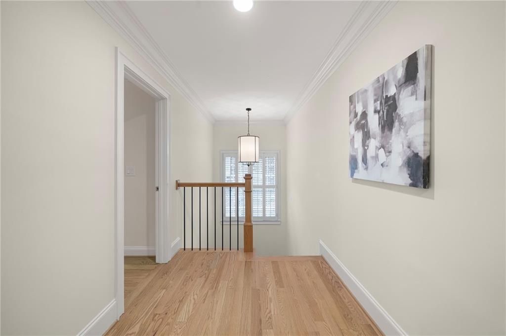 Image 33 of property listing at 2599 Brookline Circle, Brookhaven, GA 30319