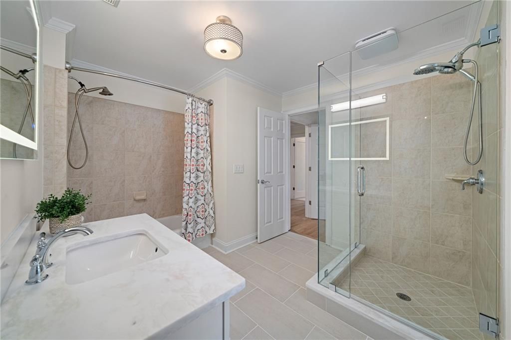 Image 36 of property listing at 2599 Brookline Circle, Brookhaven, GA 30319