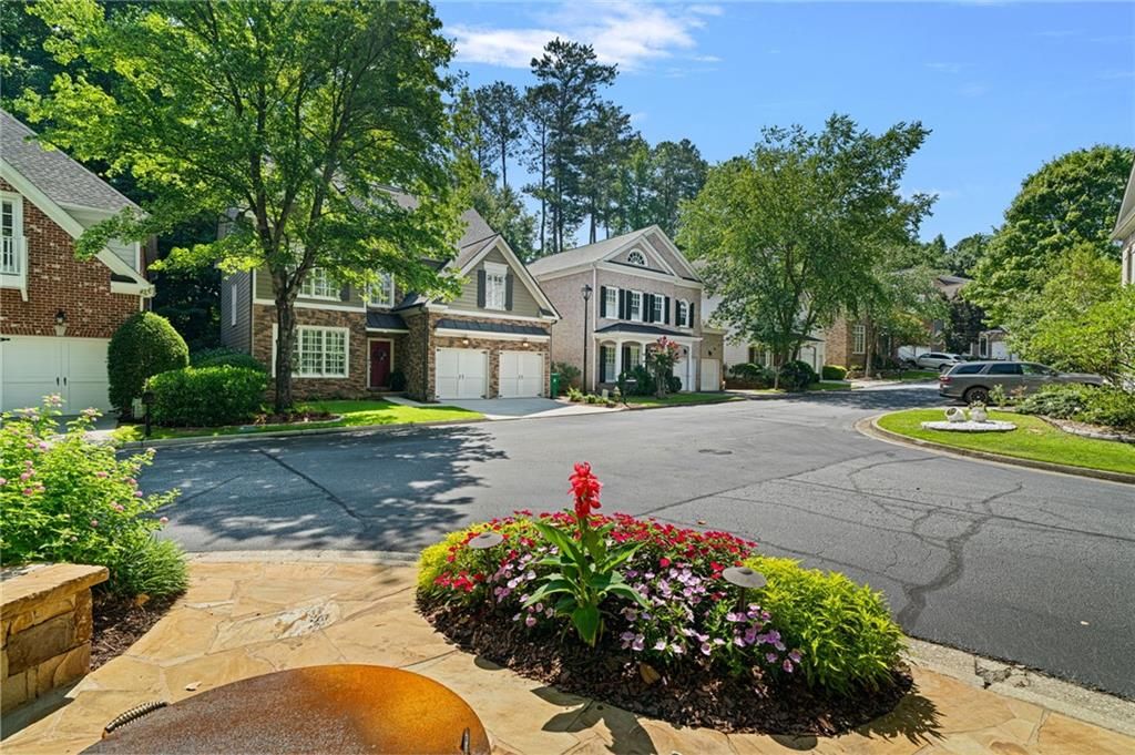Image 41 of property listing at 2599 Brookline Circle, Brookhaven, GA 30319