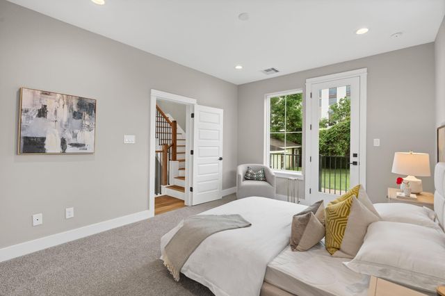 1195 W 19th Street, Houston, TX 77008