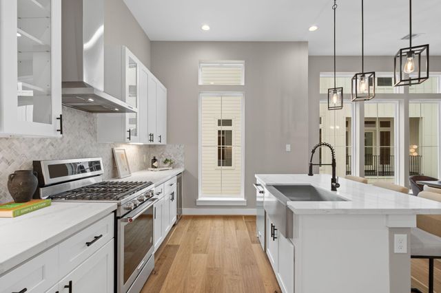 1195 W 19th Street, Houston, TX 77008