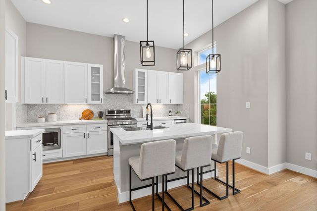 1195 W 19th Street, Houston, TX 77008