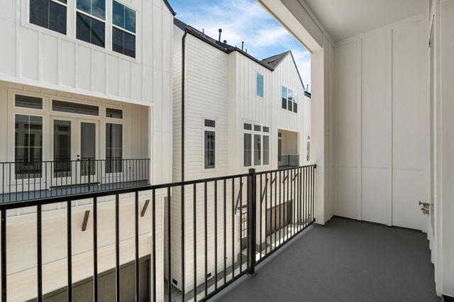 1195 W 19th Street, Houston, TX 77008