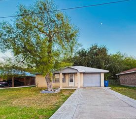 1403 W Hefferman, Beeville, TX 78102