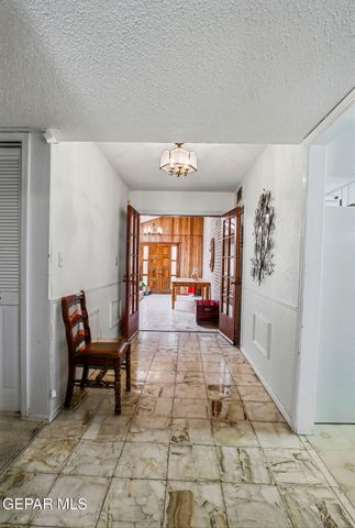 6841 LA CADENA Drive, El Paso, TX 79912