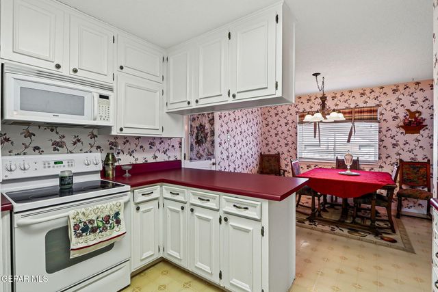 6841 LA CADENA Drive, El Paso, TX 79912