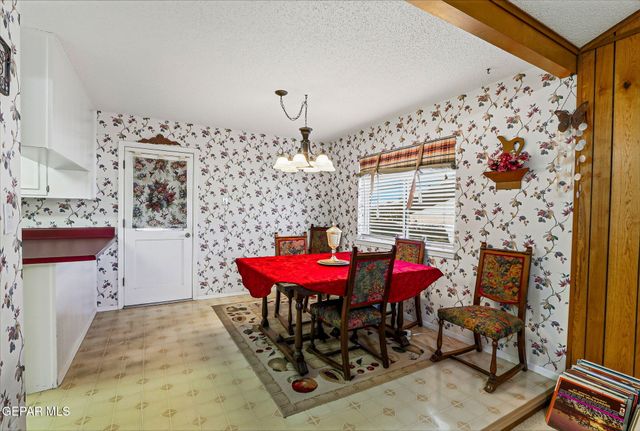 6841 LA CADENA Drive, El Paso, TX 79912