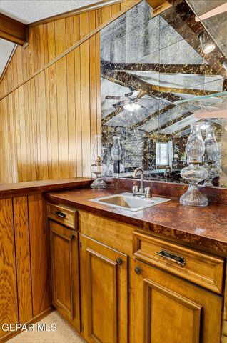 6841 LA CADENA Drive, El Paso, TX 79912