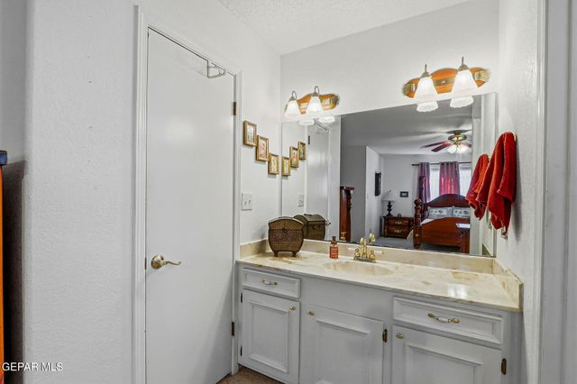 6841 LA CADENA Drive, El Paso, TX 79912