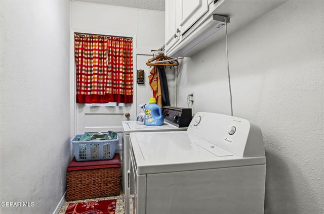 6841 LA CADENA Drive, El Paso, TX 79912