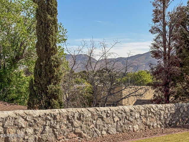 6841 LA CADENA Drive, El Paso, TX 79912